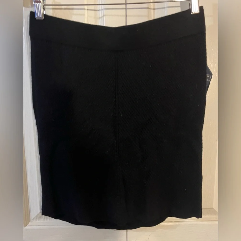 Abercrombie & Fitch Women’s Black Knit Sweater Straight Skirt Size Medium NWT’s